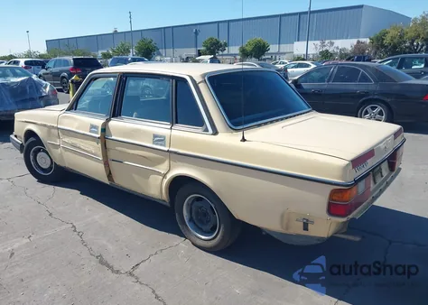 1984 Volvo 244 Dl/Gl z USA, uszkodzony, nr VIN YV1AX8840E1045991